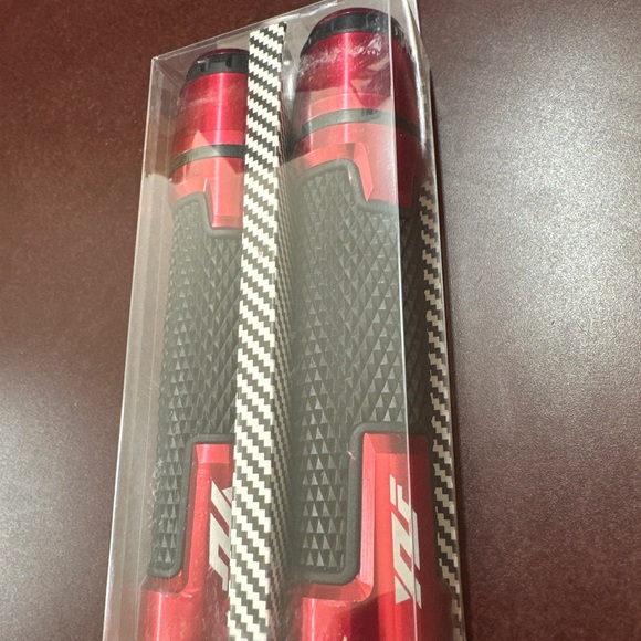 Motorcycle Non Slip Handlebar Grips 7/8" 22mm Rubber Handle Grips - Picture 8 of 9